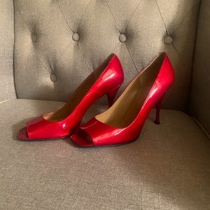 Stewart Weitzman Heels,open toe, Candy Apple Red, Patent Leather Sz. 8.5M, EUC